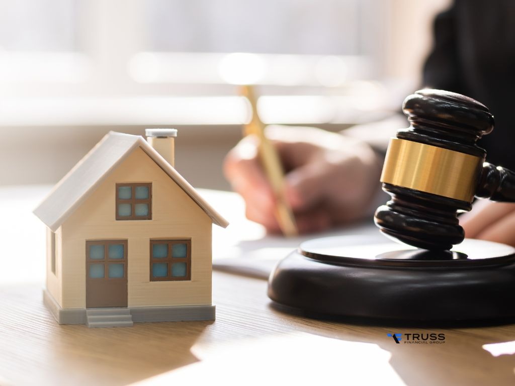 What Happens at a Foreclosure Auction?